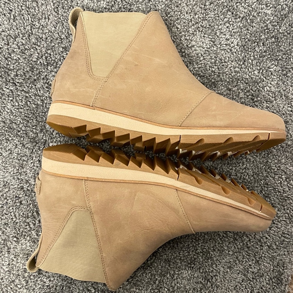 Sorel Harlow Chelsea Boot Sandy Tan